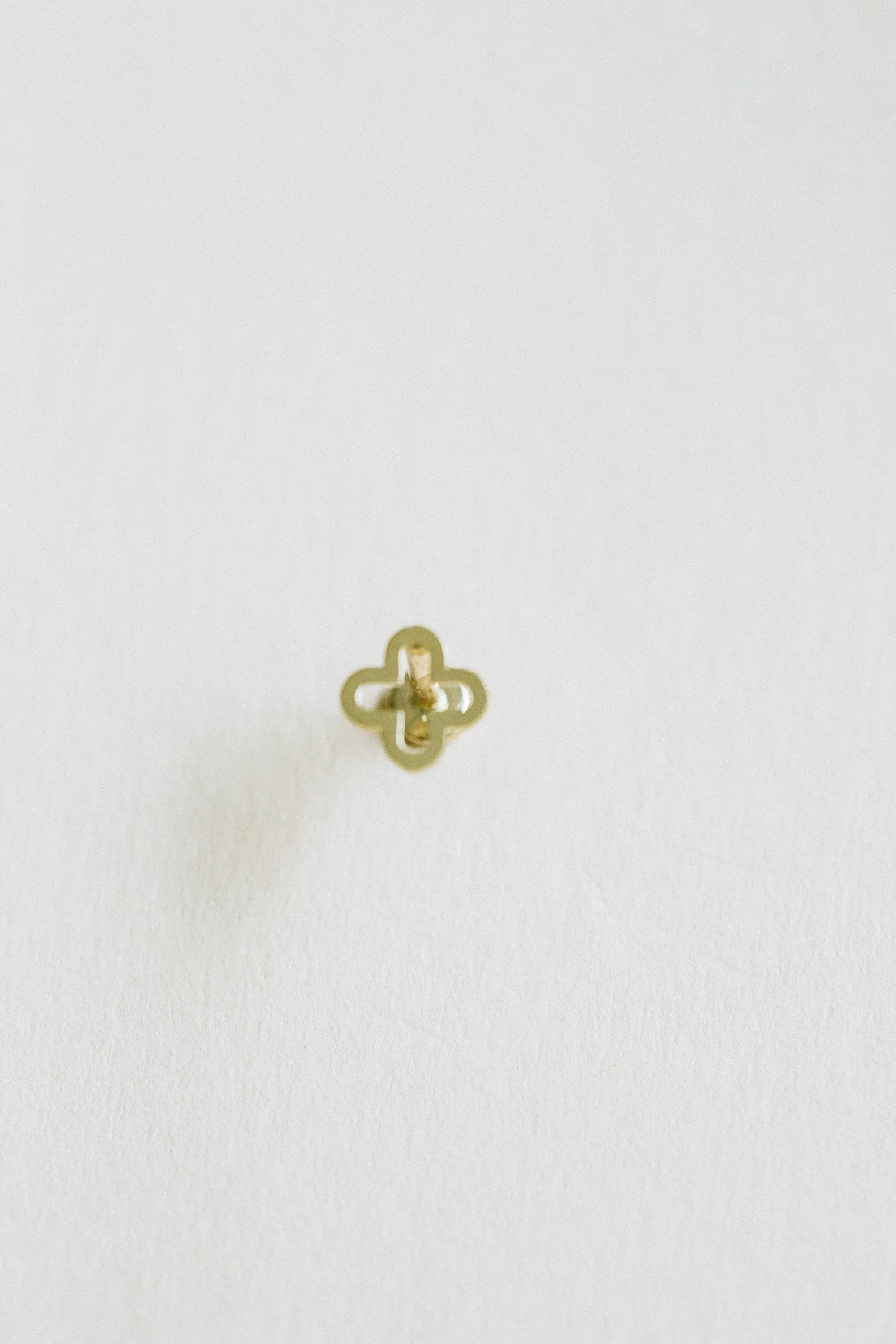 14k Gold Cartilage Open Clover Internally Internal Threaded Flat Back Labret