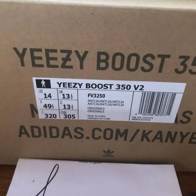 Adidas yeezy boost 350 v2 antlia size u.k. 13.5/ us 14