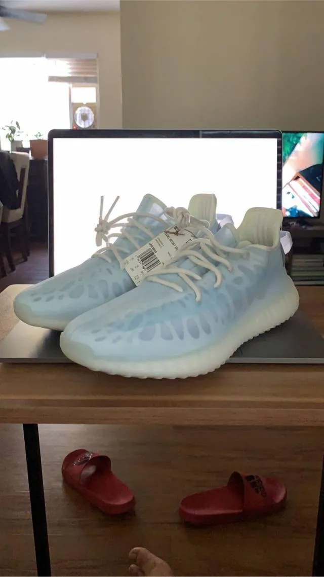 Adidas Yeezy Boost 350 v2 mono ice 10.5