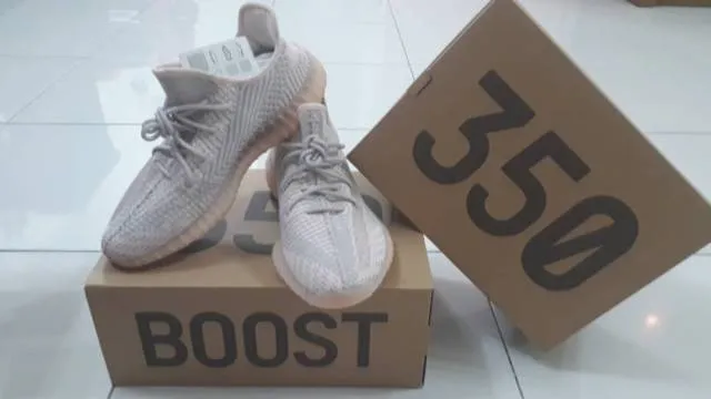 Adidas yeezy boost 350 v2 synth (non-reflective)