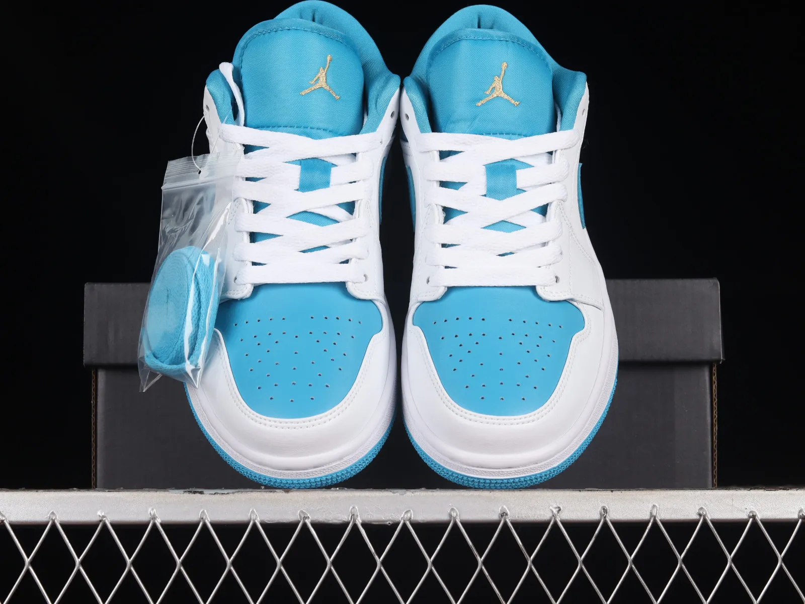 Air Jordan 1 Low Aquatone Teal White 553560-174