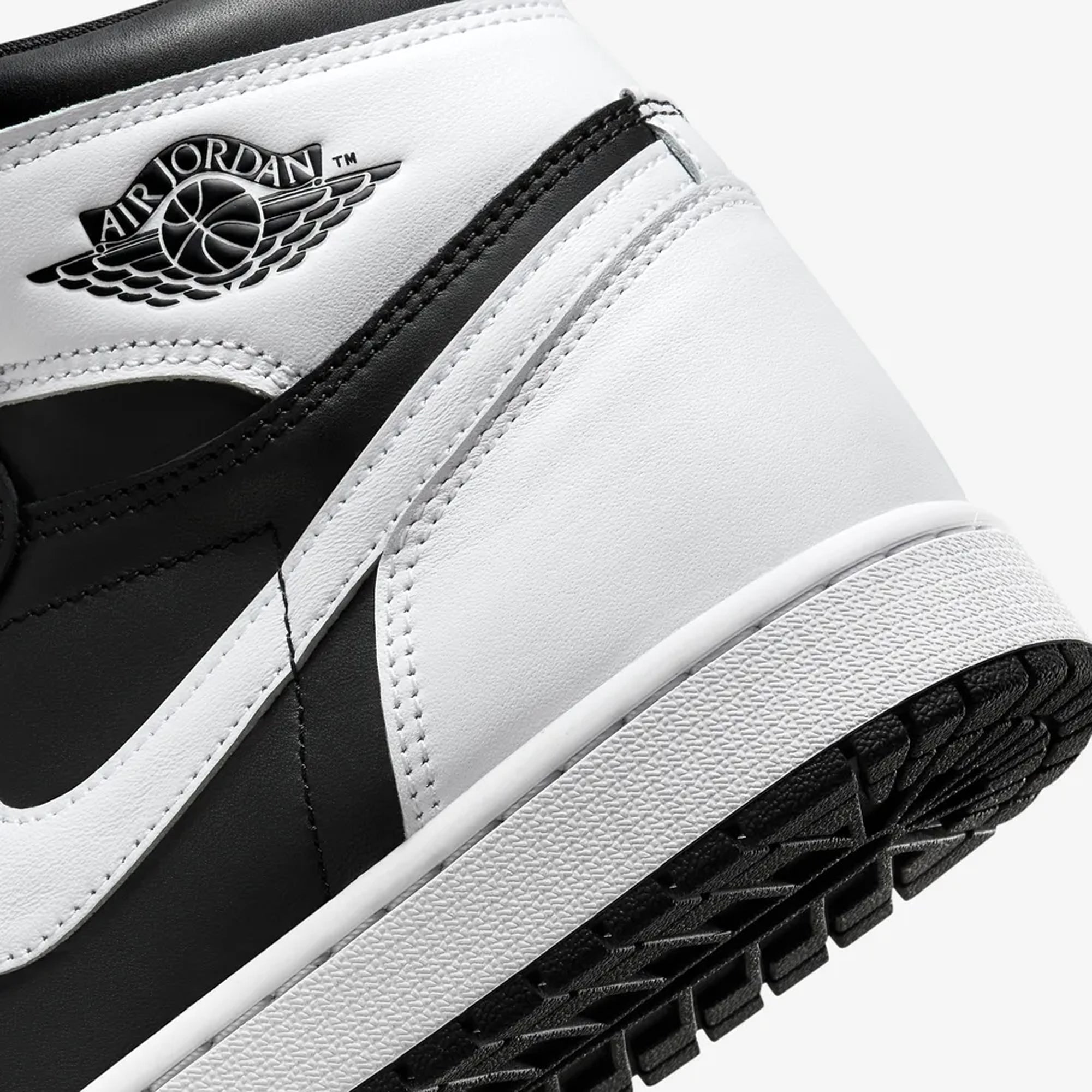 AIR JORDAN 1 RETRO HIGH OG 'BLACK/WHITE-WHITE'