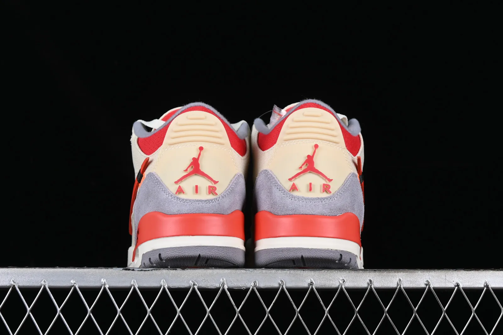 Air Jordan 3 Co-Branding Sail University Red Cement Grey DH7139-002