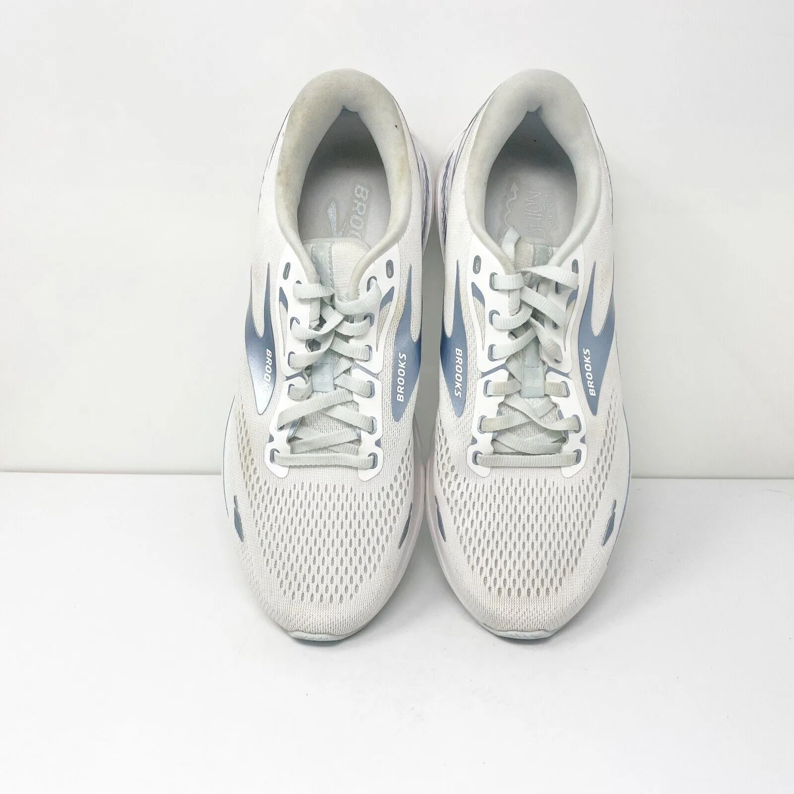 Brooks Womens Adrenaline GTS 23 1203811B191 White Running Shoes Sneakers Sz 11 B