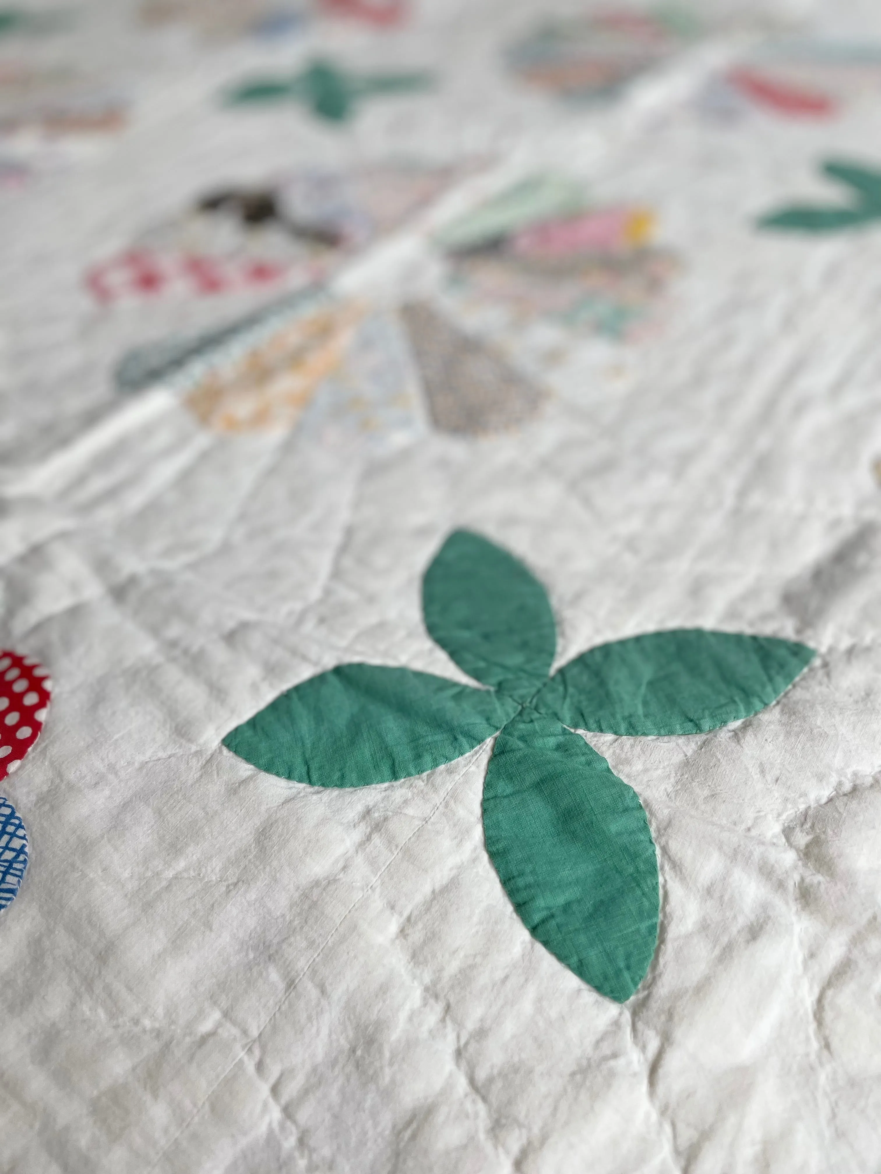 Feedsack Dresden Plate Quilt