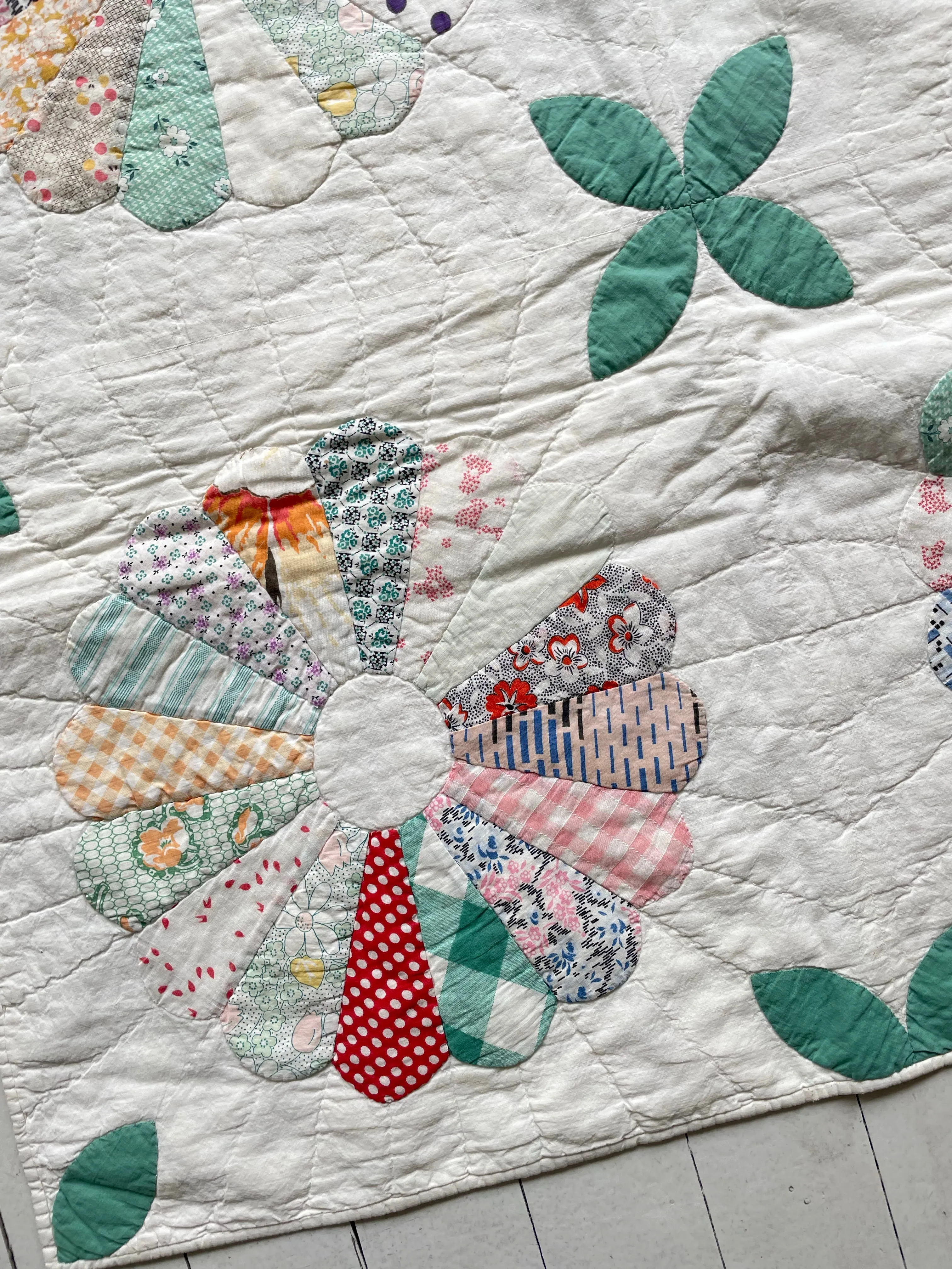 Feedsack Dresden Plate Quilt