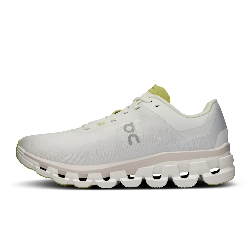 On Women's Cloudflow 4 Running Shoes White / Sand