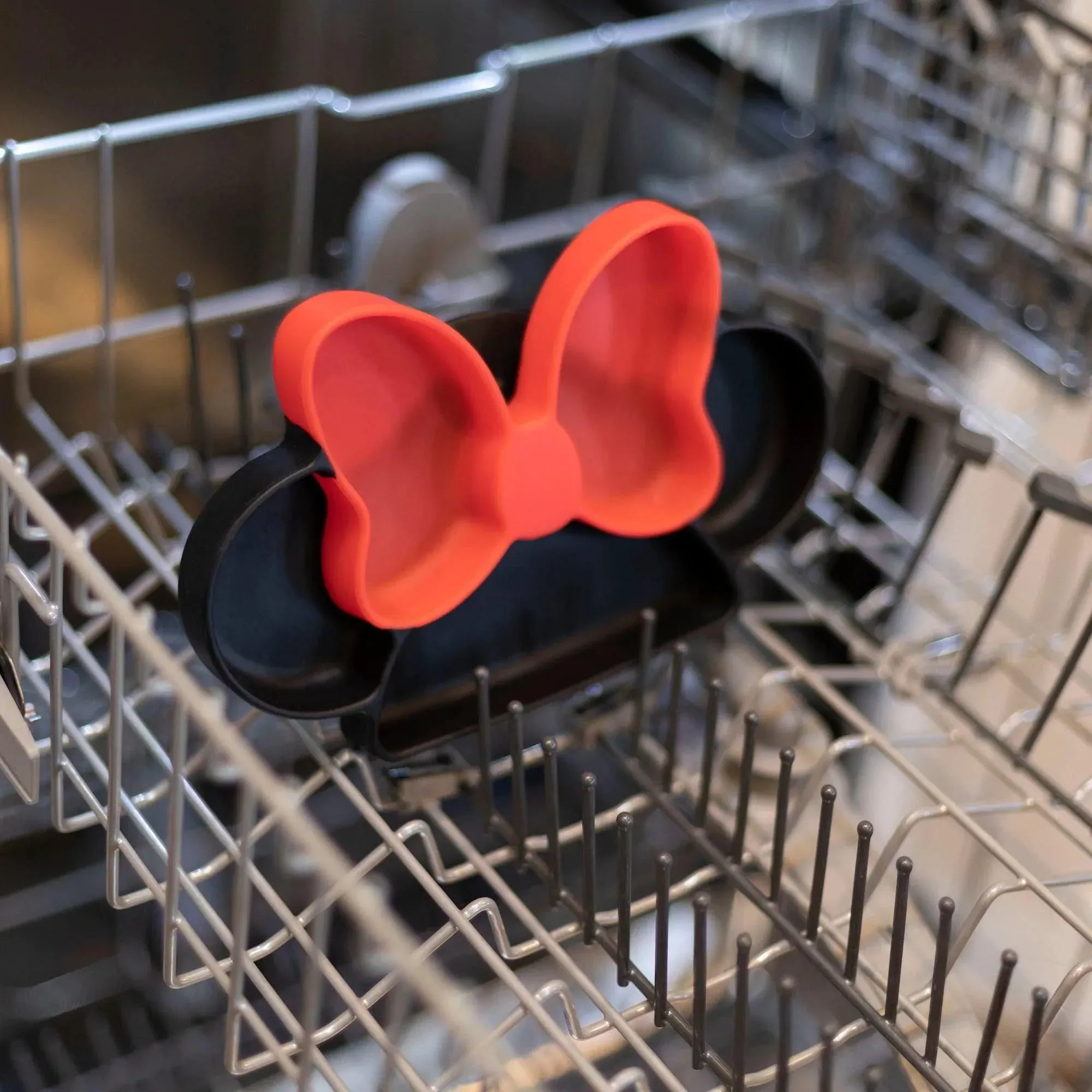 Silicone Grip Dish: Minnie Mouse